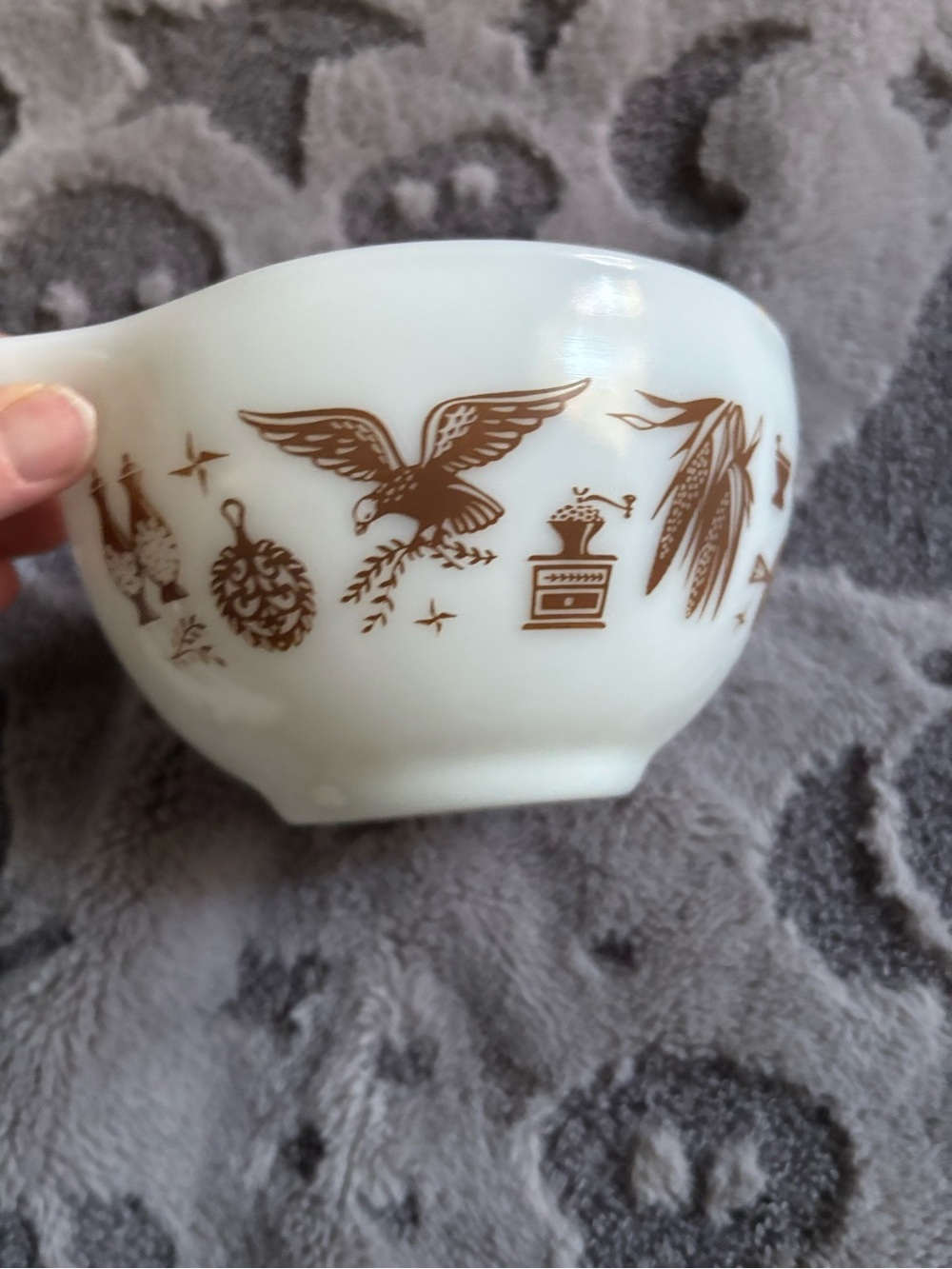 Pyrex “early American” pattern milk glass bowl